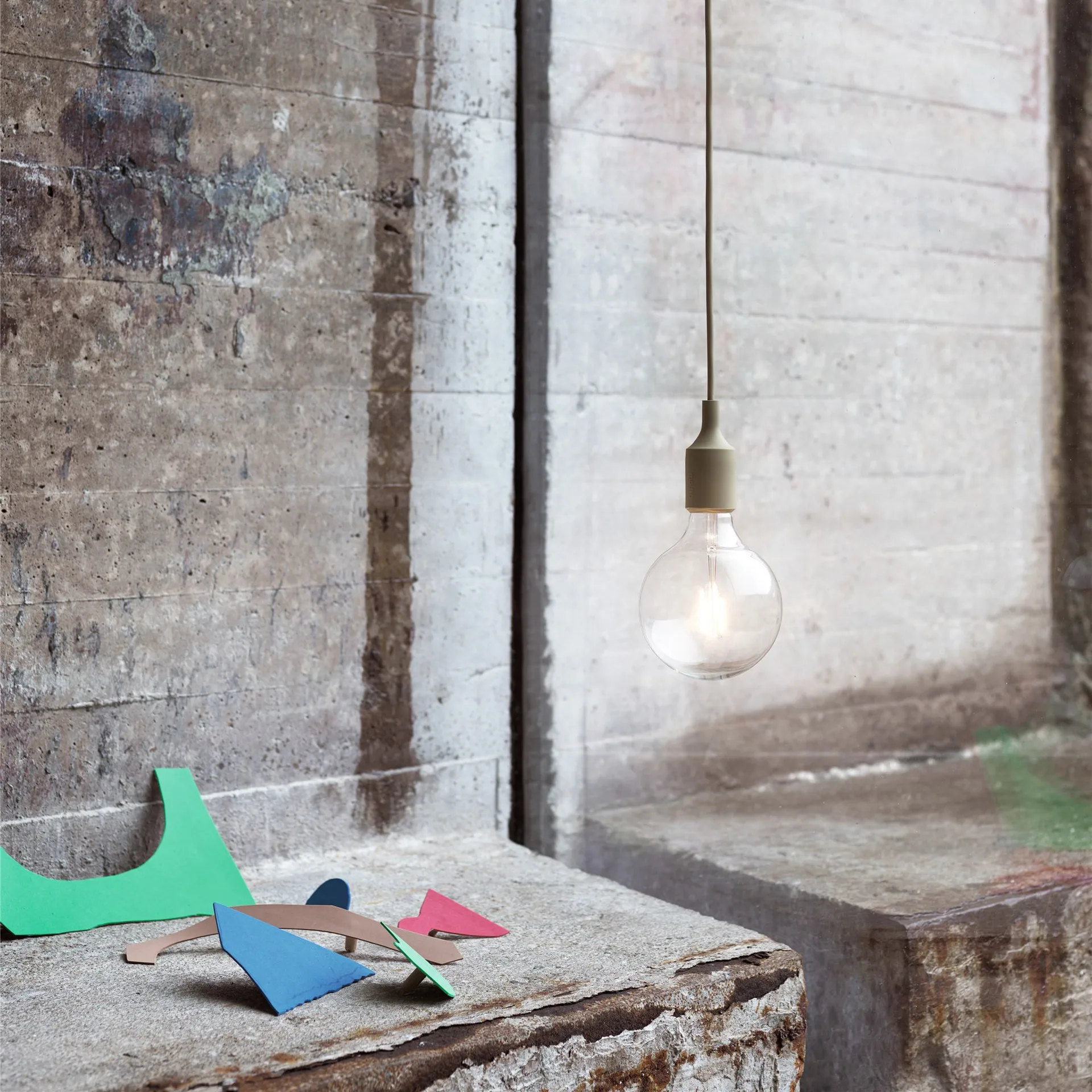 Muuto E27 lampe, olivengrøn Muuto