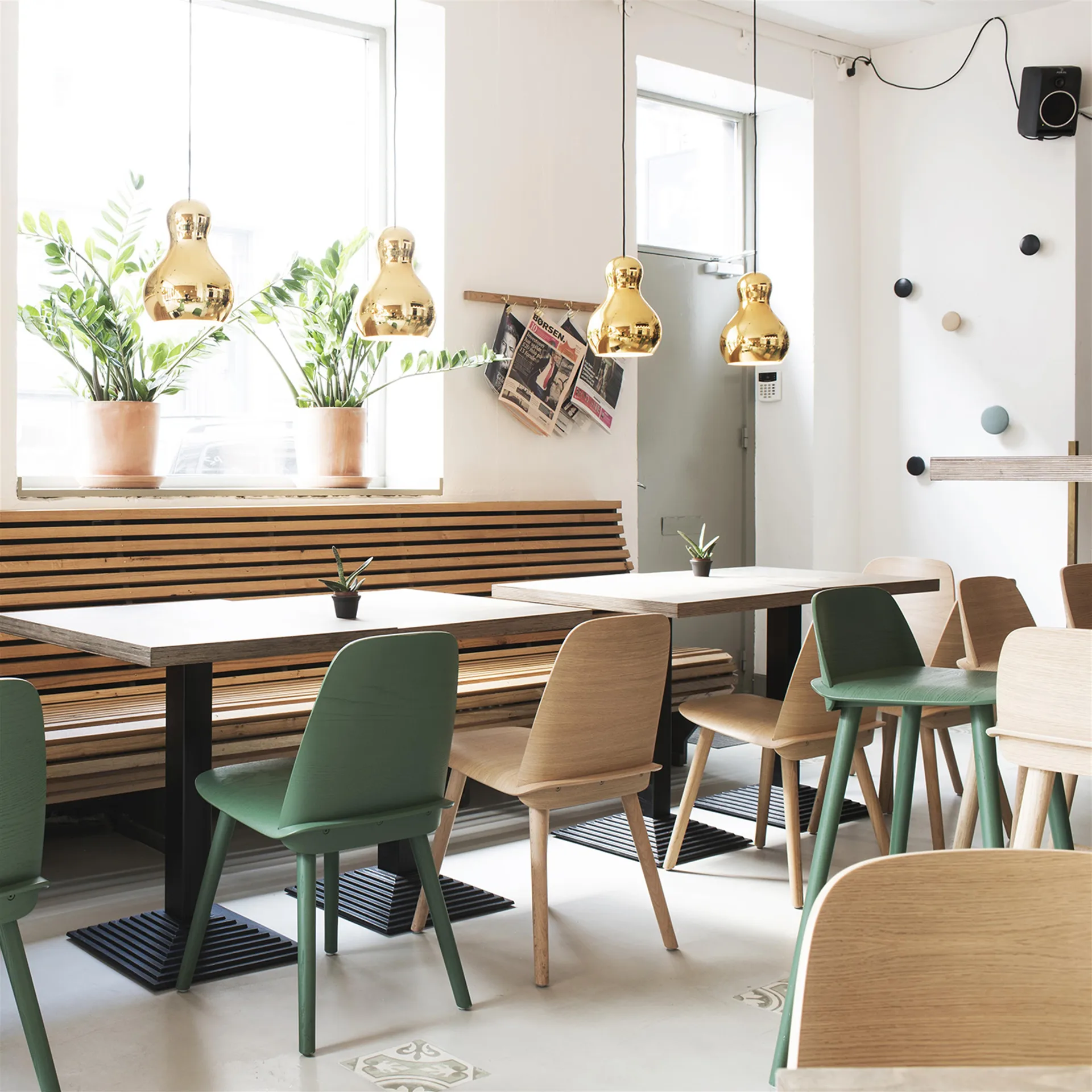 Nerd spisestol, mörkgrøn Muuto