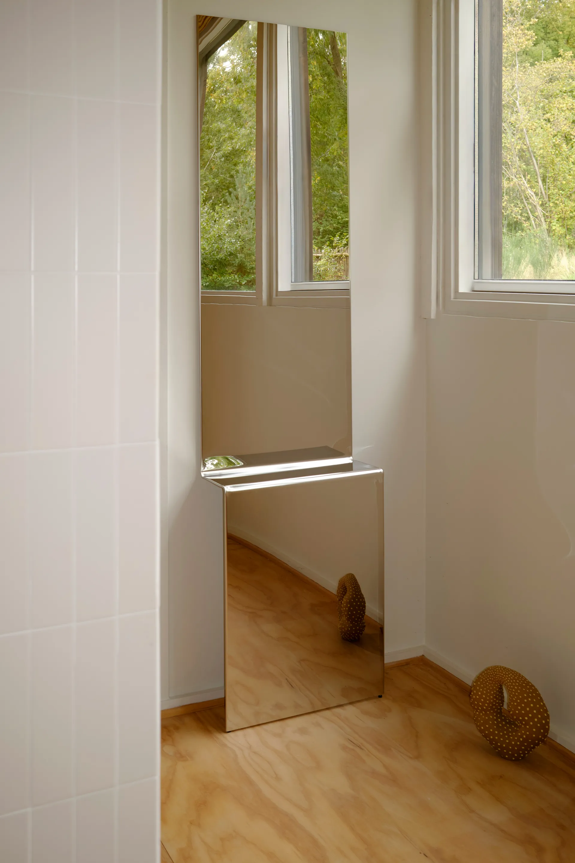 Pleat vægspejl, Poleret stål, 227x57 cm Muuto