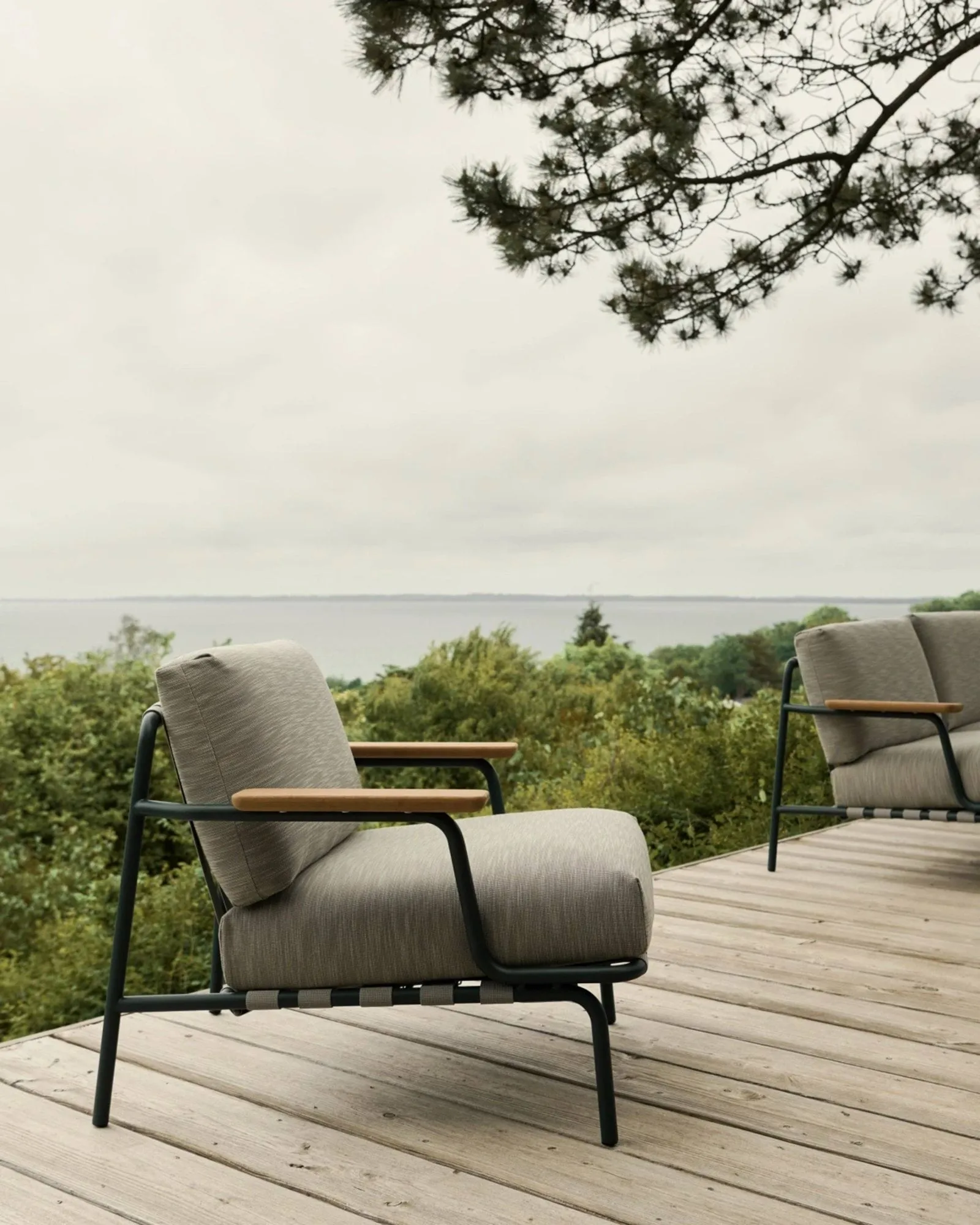Settle Lounge Chair loungelænestol, Ribbed Weave 2 Dark green Muuto