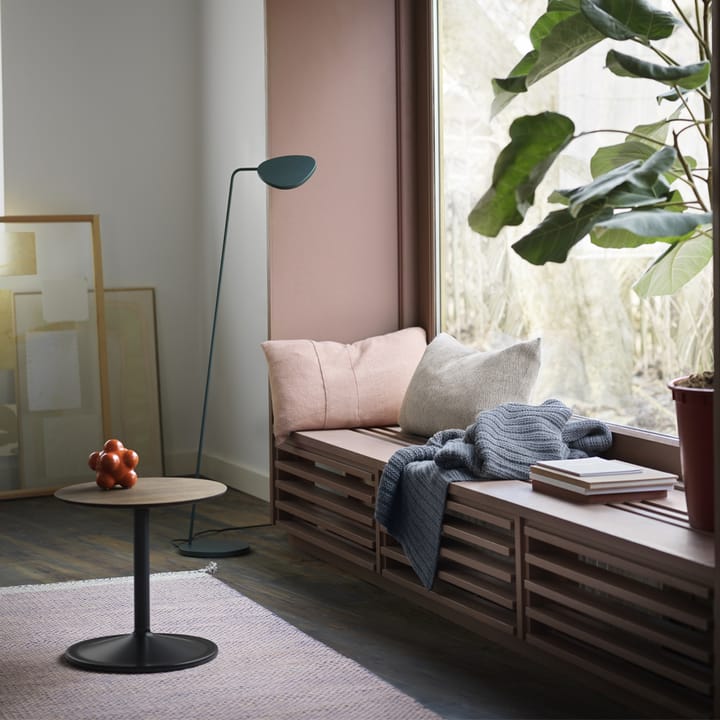 Soft sidebord Ø41 cm, Orange laminate H: 40 cm Muuto