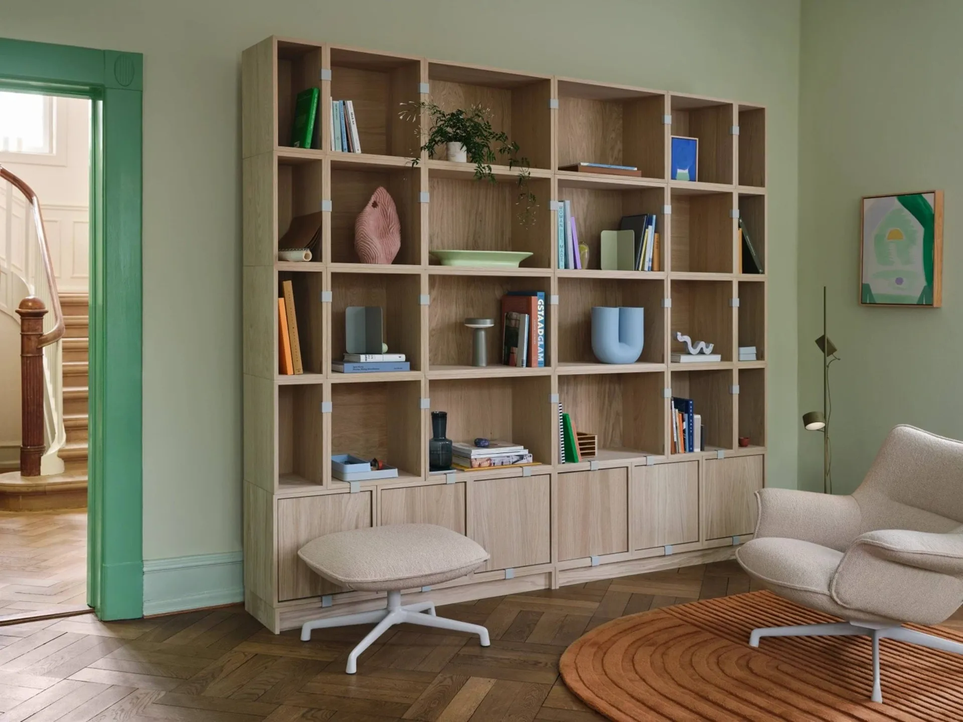 Stacked 2.0 hyldesystem med rygskive, large, eg Muuto