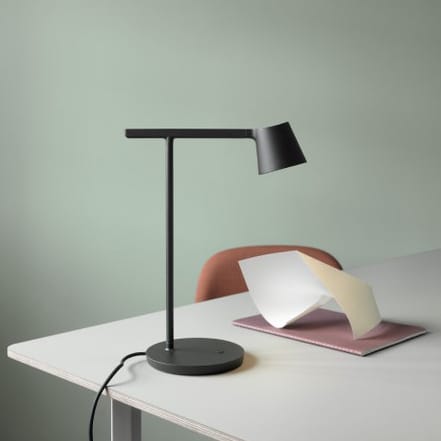 Tip bordlampe, sort Muuto