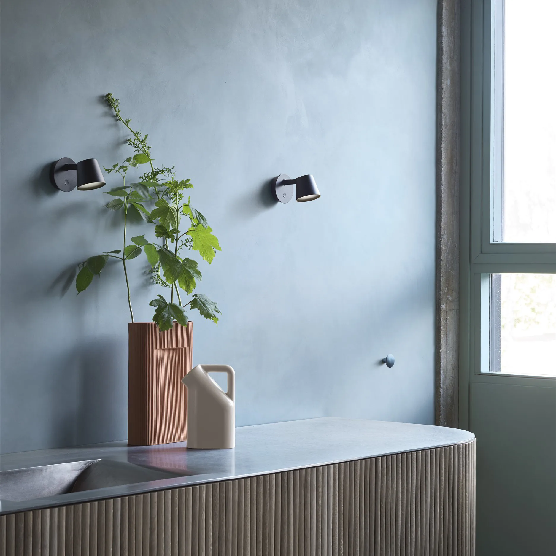 Tip væglampe, Black Muuto