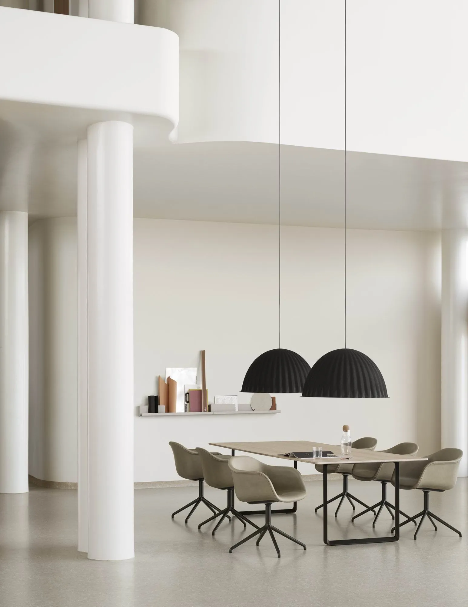Under the bell loftslampe Ø 55 cm, Blue grey Muuto
