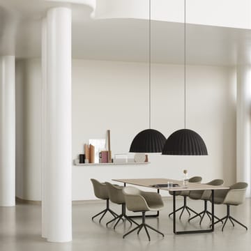 Under the bell loftslampe Ø 82 cm - Sort - Muuto