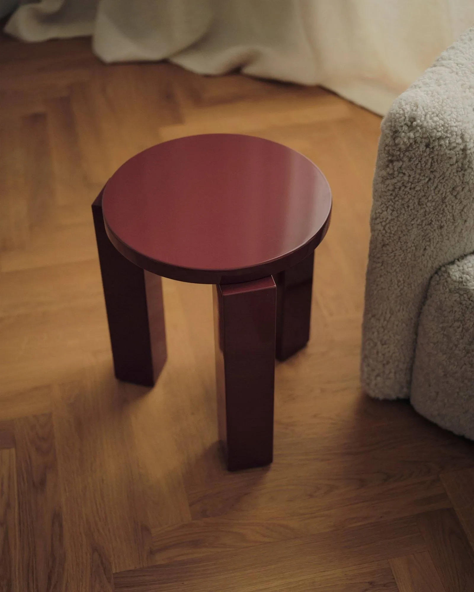 Atlas rund skammel, Burgundy, Ø36x44 cm New Works