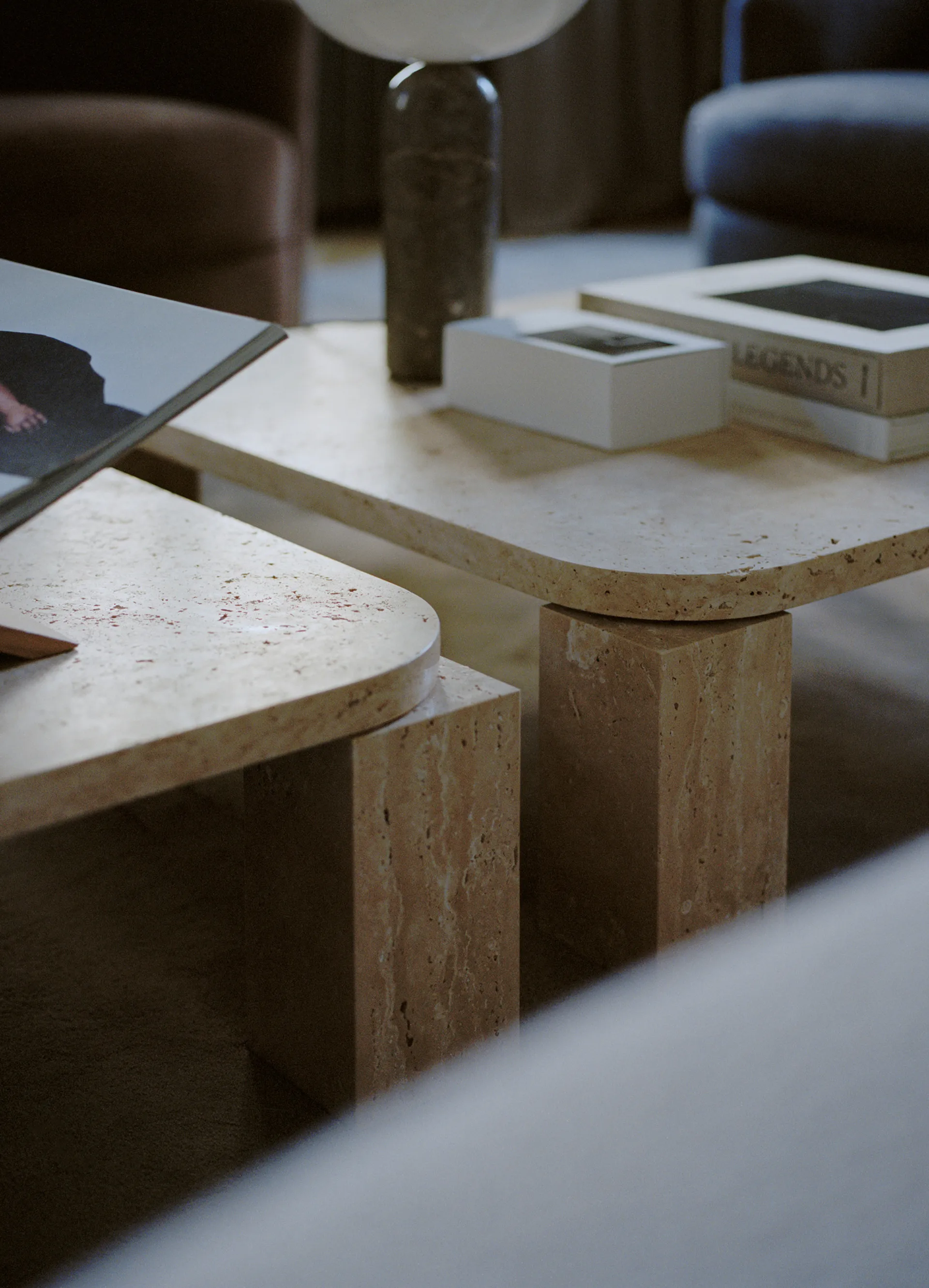 Atlas sofabord 60x60 cm, Unfilled Travertine New Works