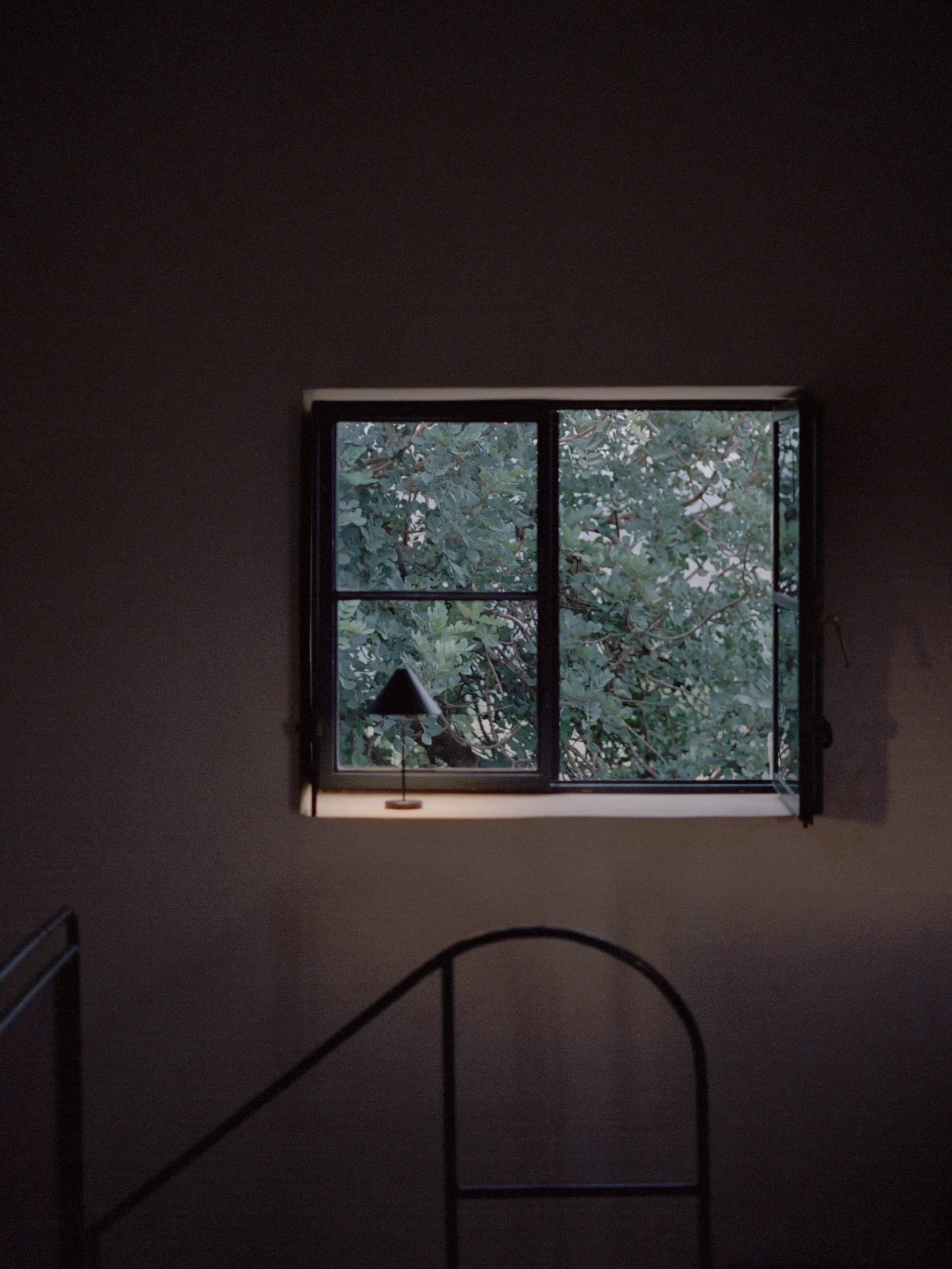 Brolly bærbar bordlampe, Steel black New Works