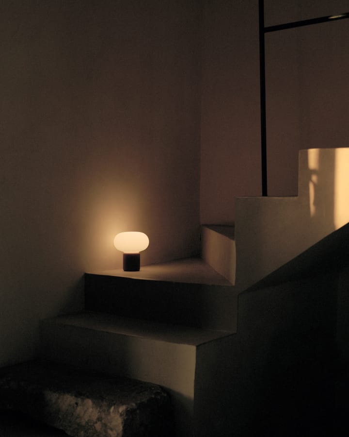 Karl-Johan bordlampe bærbar, Cold black New Works