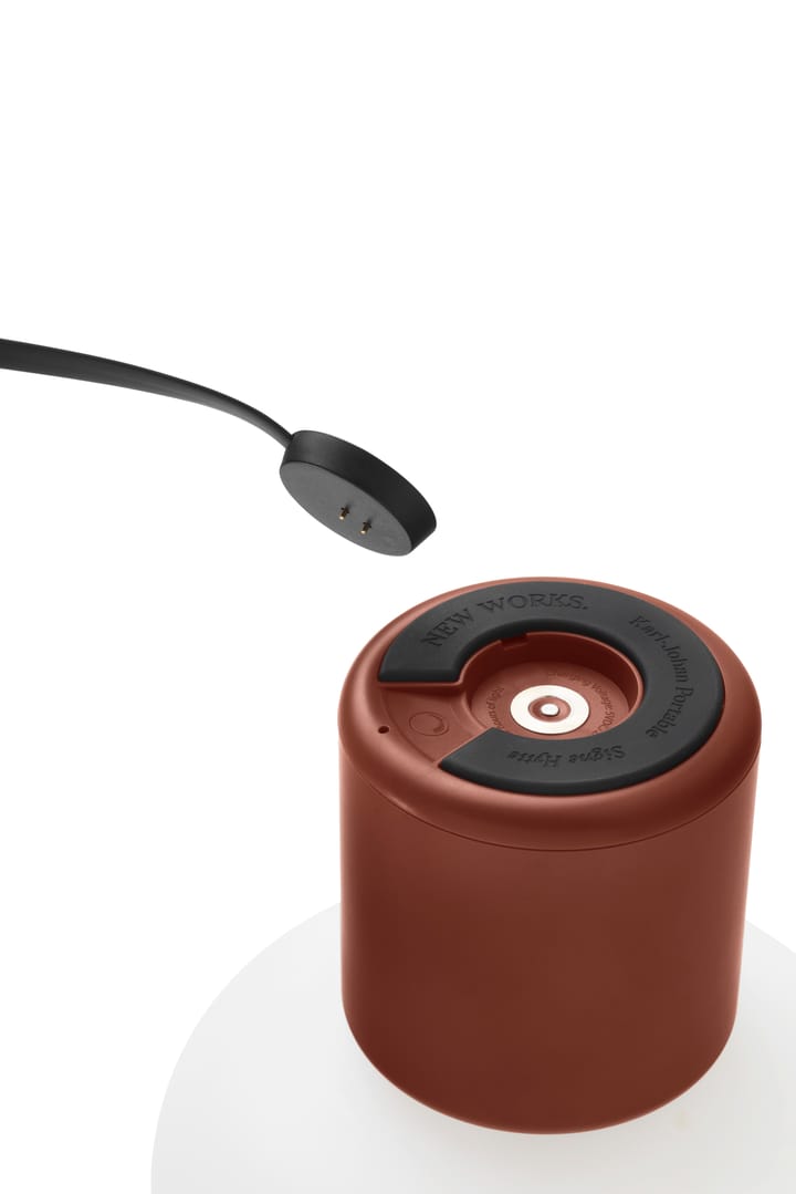 Karl-Johan bordlampe bærbar, Earth red New Works