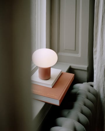 Karl-Johan bordlampe bærbar - Earth red - New Works