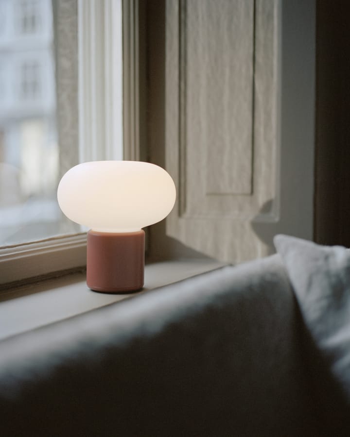 Karl-Johan bordlampe bærbar, Earth red New Works