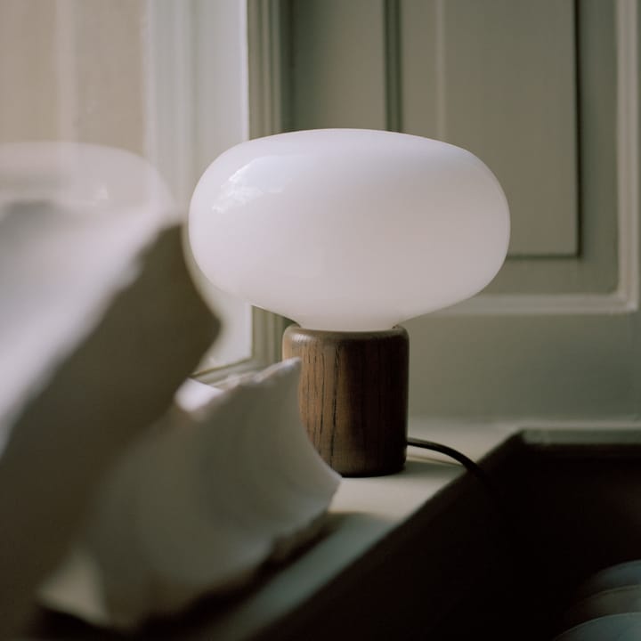 Karl-Johan bordlampe, Smoked oak/White opal glass New Works