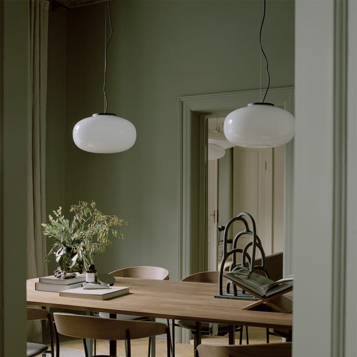 Karl-Johan Large pendel Ø40 cm, opalhvid New Works