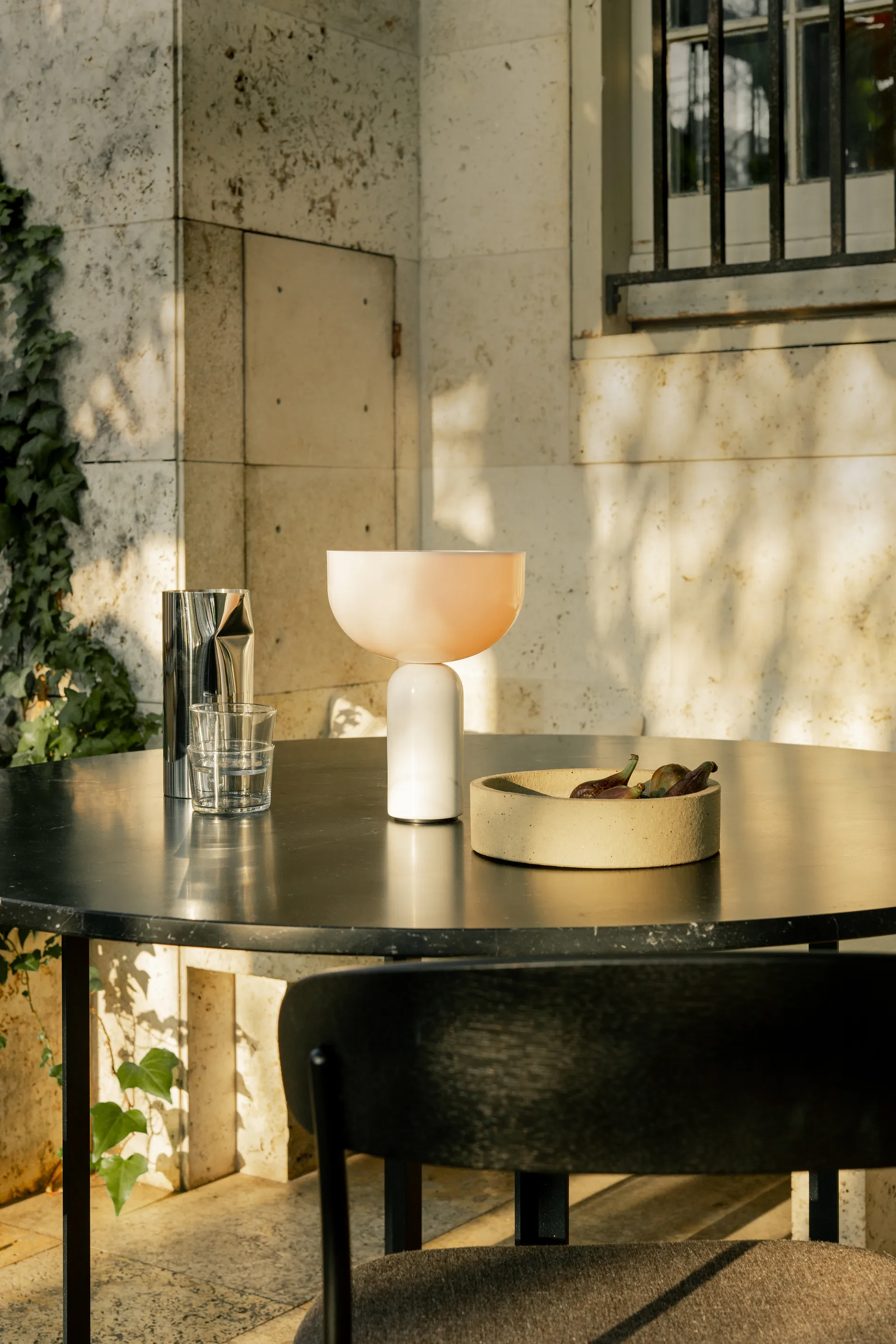 Kizu bærbar bordlampe, White marble New Works