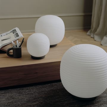 Lantern Globe gulvlampe large - Frosted white opal glass - New Works