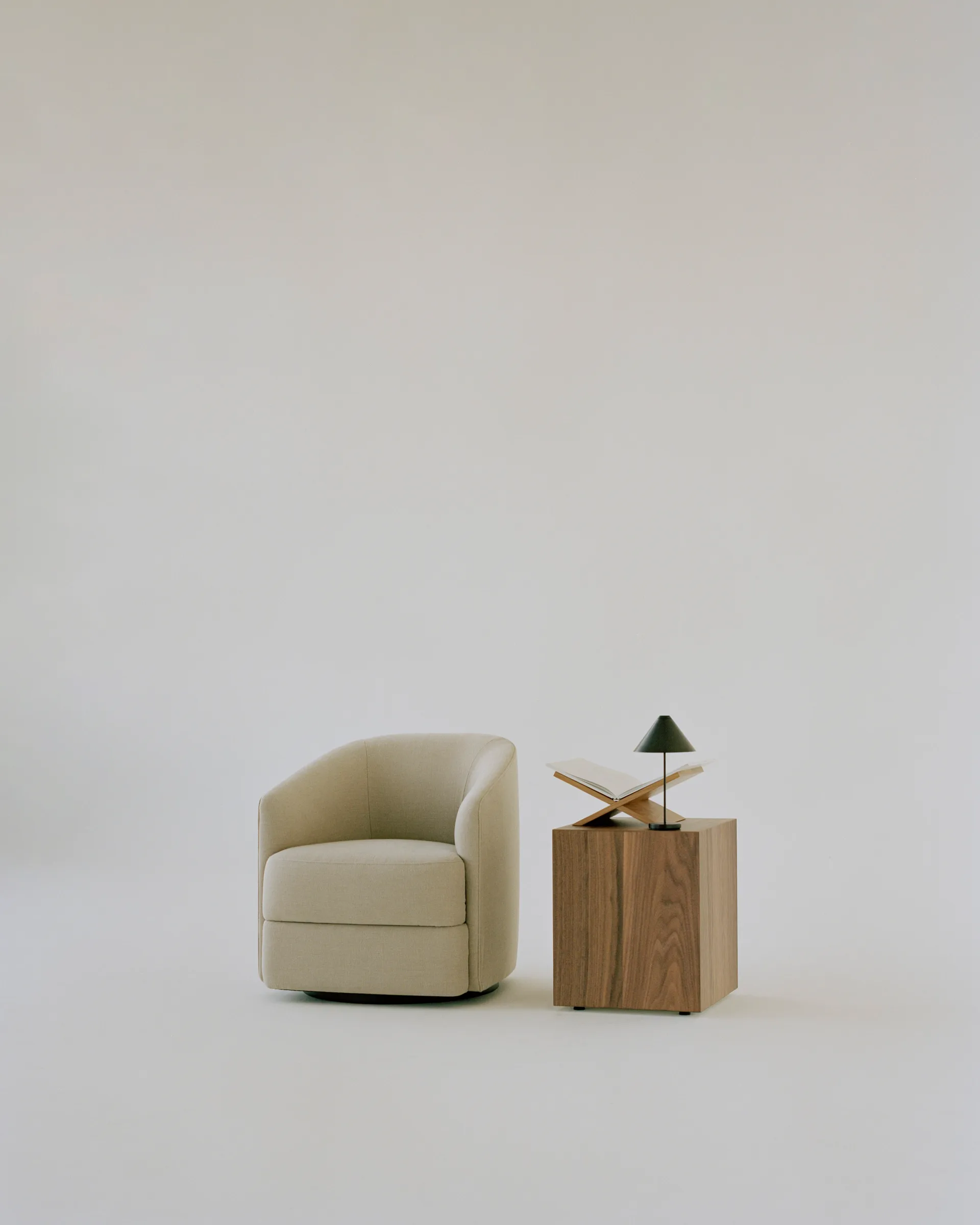 Mass sidebord 40x40x47 cm, Walnut New Works