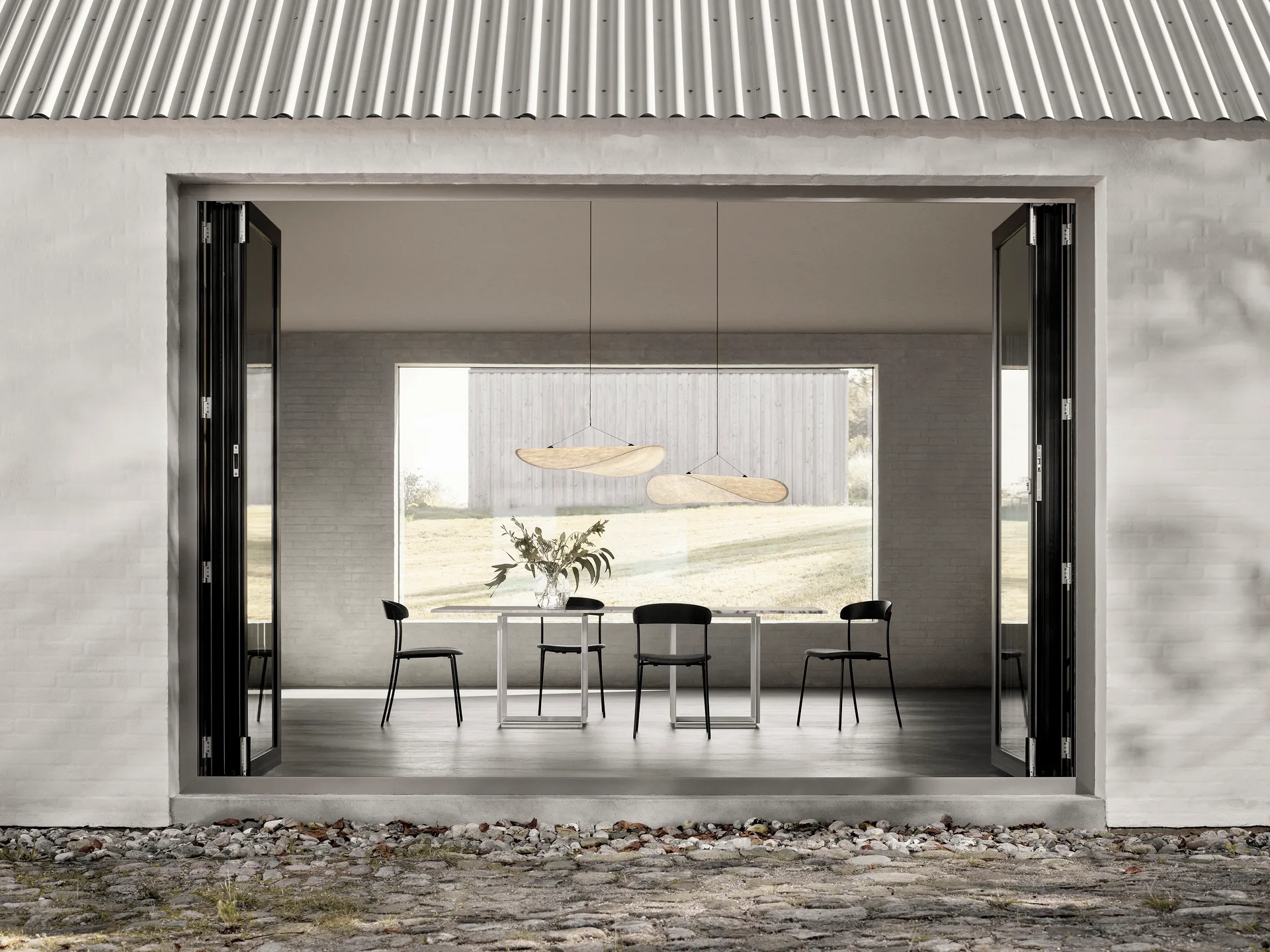 Missing stol, Sort ask New Works