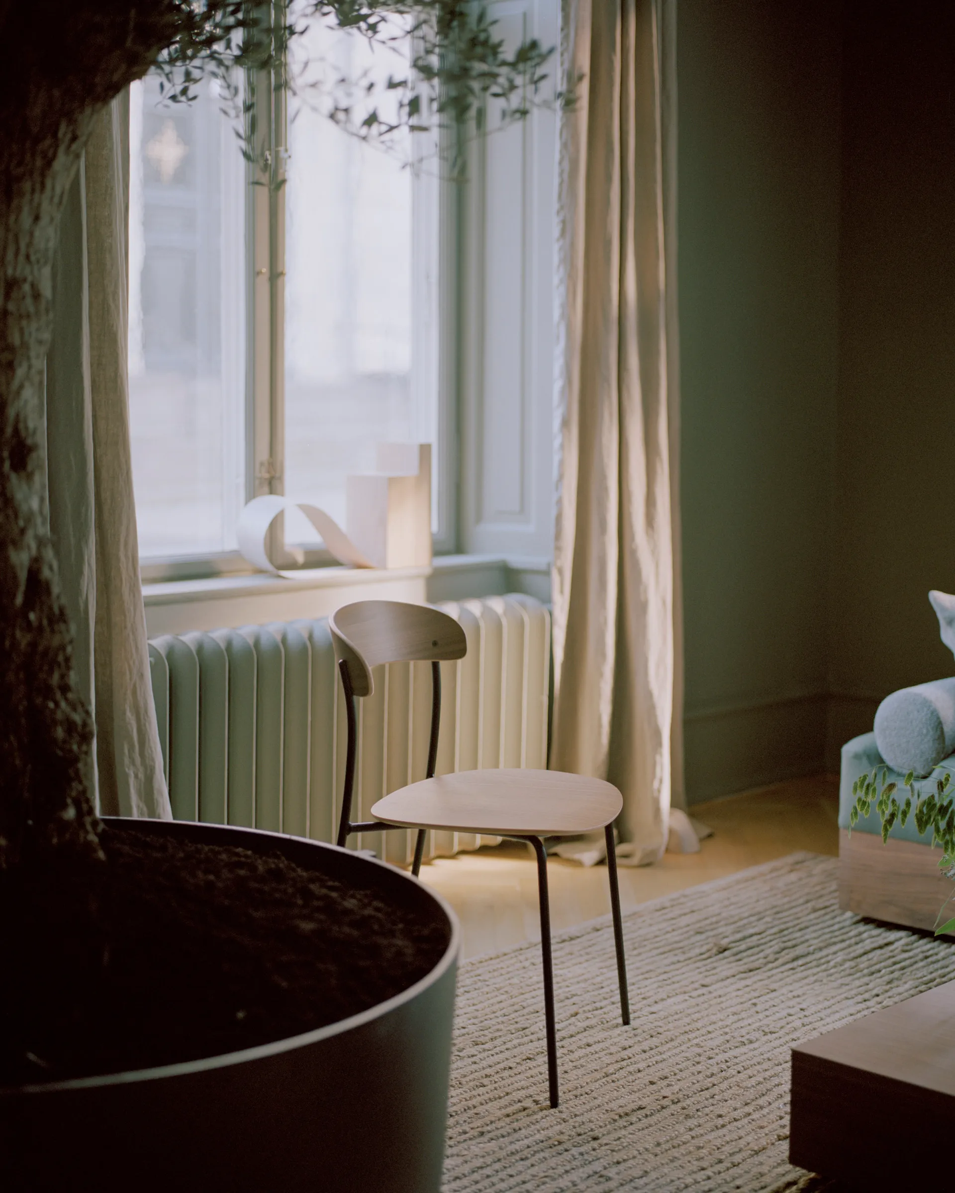 Missing stol, Valnød New Works