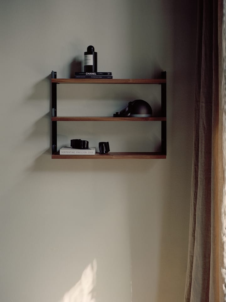 New Works Tea Shelf væghængt hylde 46x62,5 cm, Valnød New Works