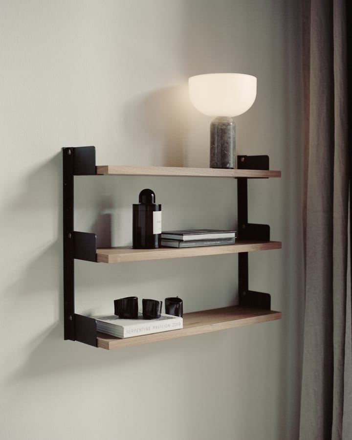 New Works Tea Shelf væghængt hylde 46x62,5 cm, Valnød New Works