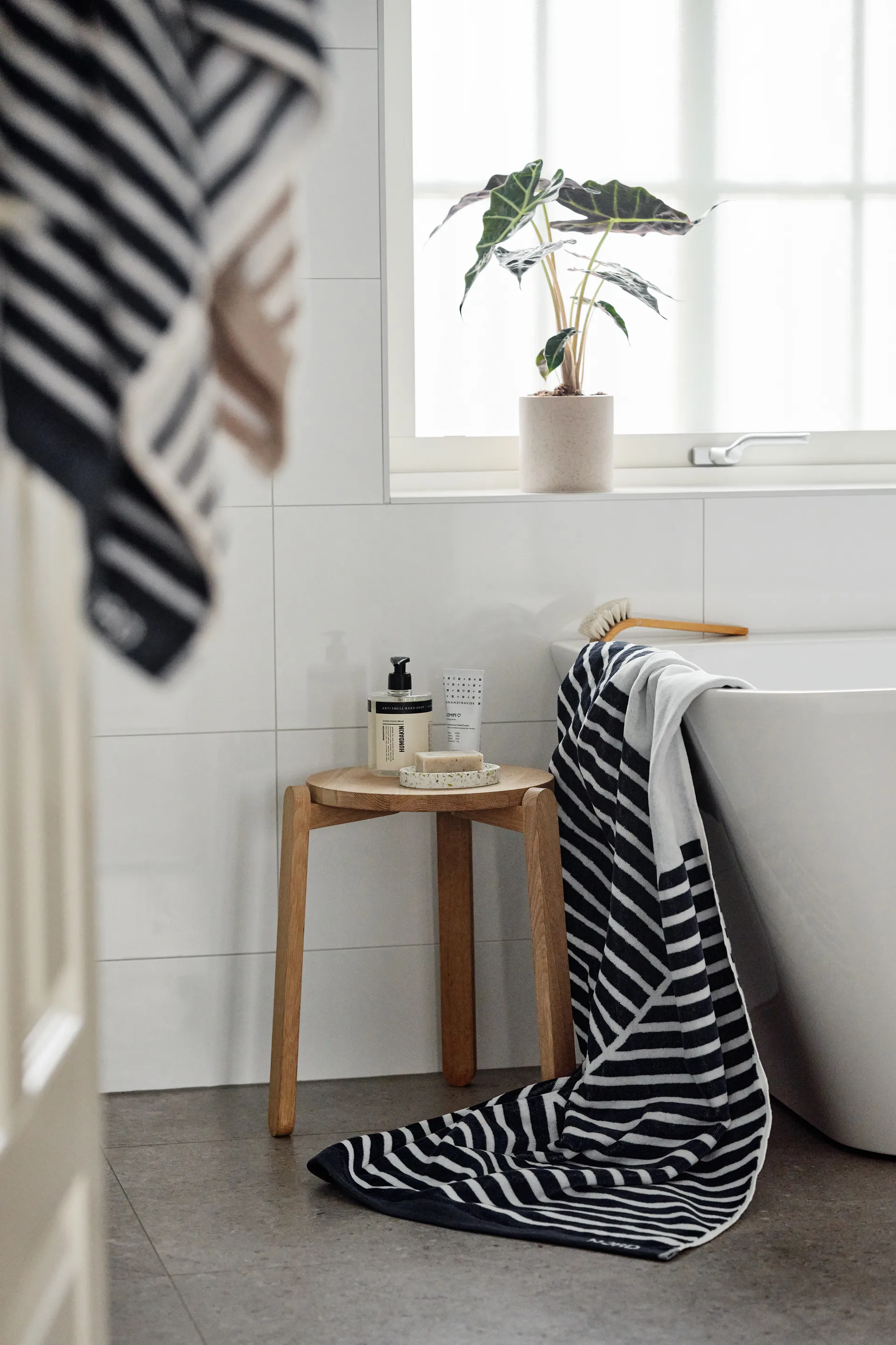 Stripes badehåndklæde 100x150 cm, Blå NJRD