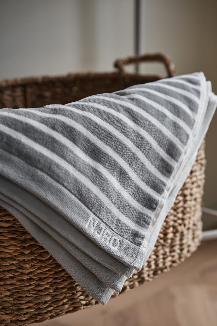 Stripes badehåndklæde 70x140 cm , Grå NJRD
