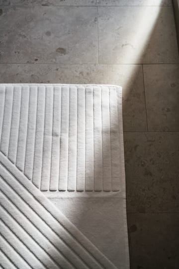 Stripes bademåtte 50x90 cm - Hvid - NJRD