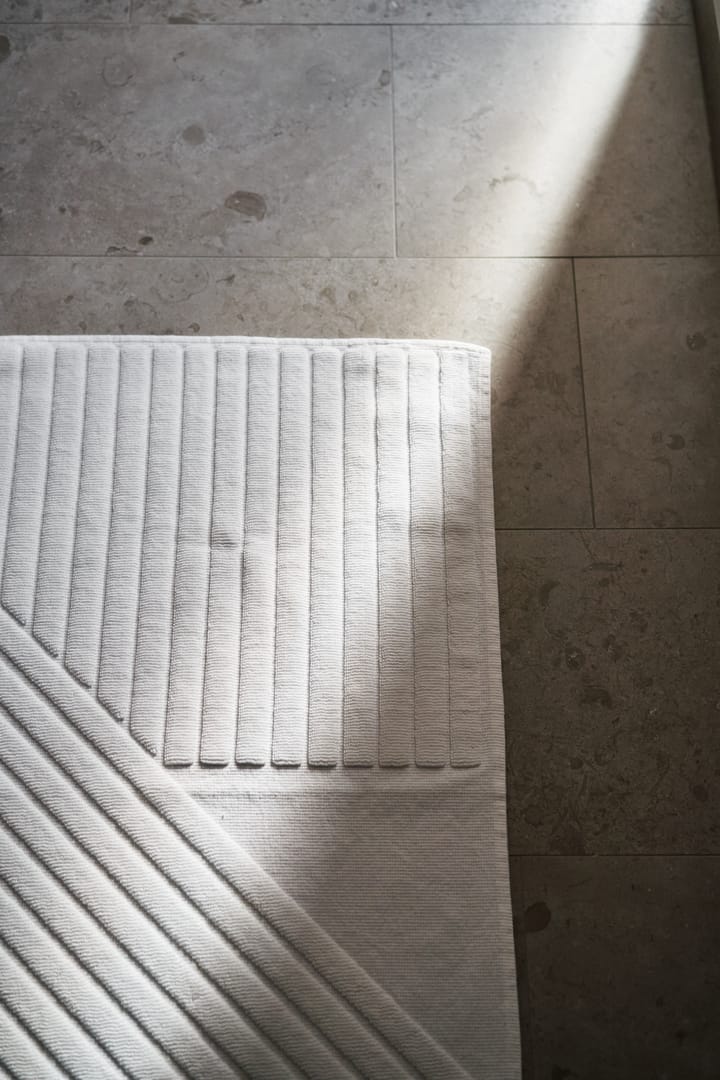 Stripes bademåtte 50x90 cm, Hvid NJRD