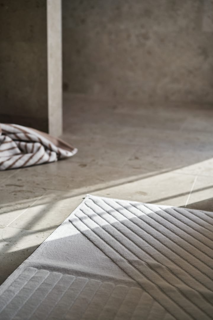 Stripes bademåtte 50x90 cm, Hvid NJRD