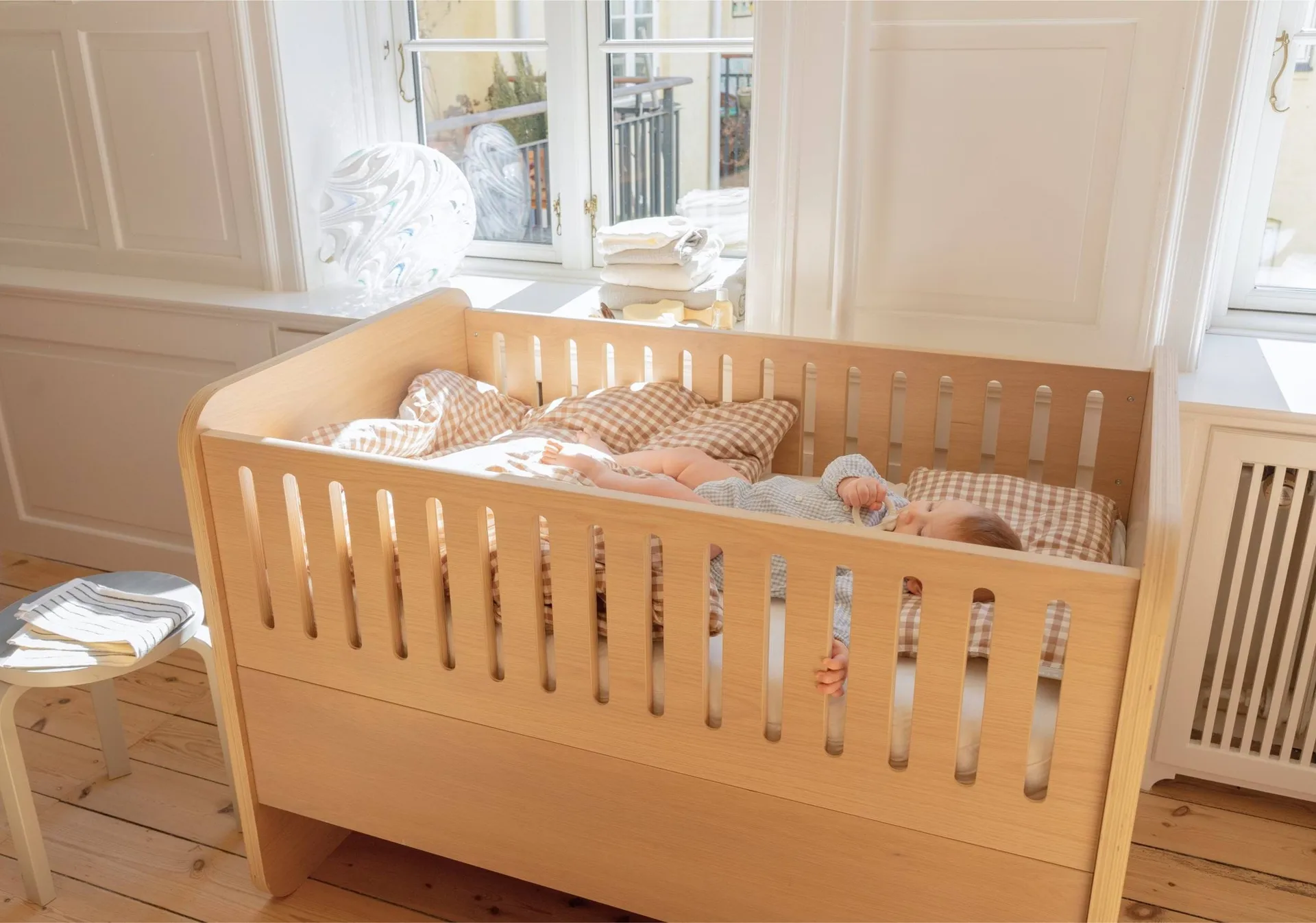 Form baby- og juniorseng 166x77,5x87 cm, Eg Nofred