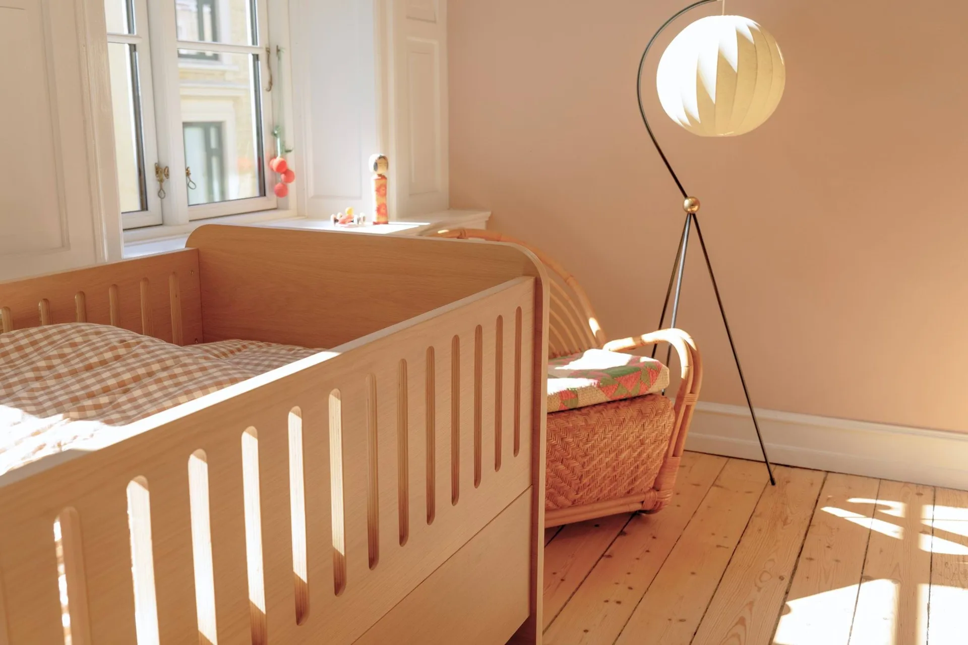 Form baby- og juniorseng 166x77,5x87 cm, Eg Nofred