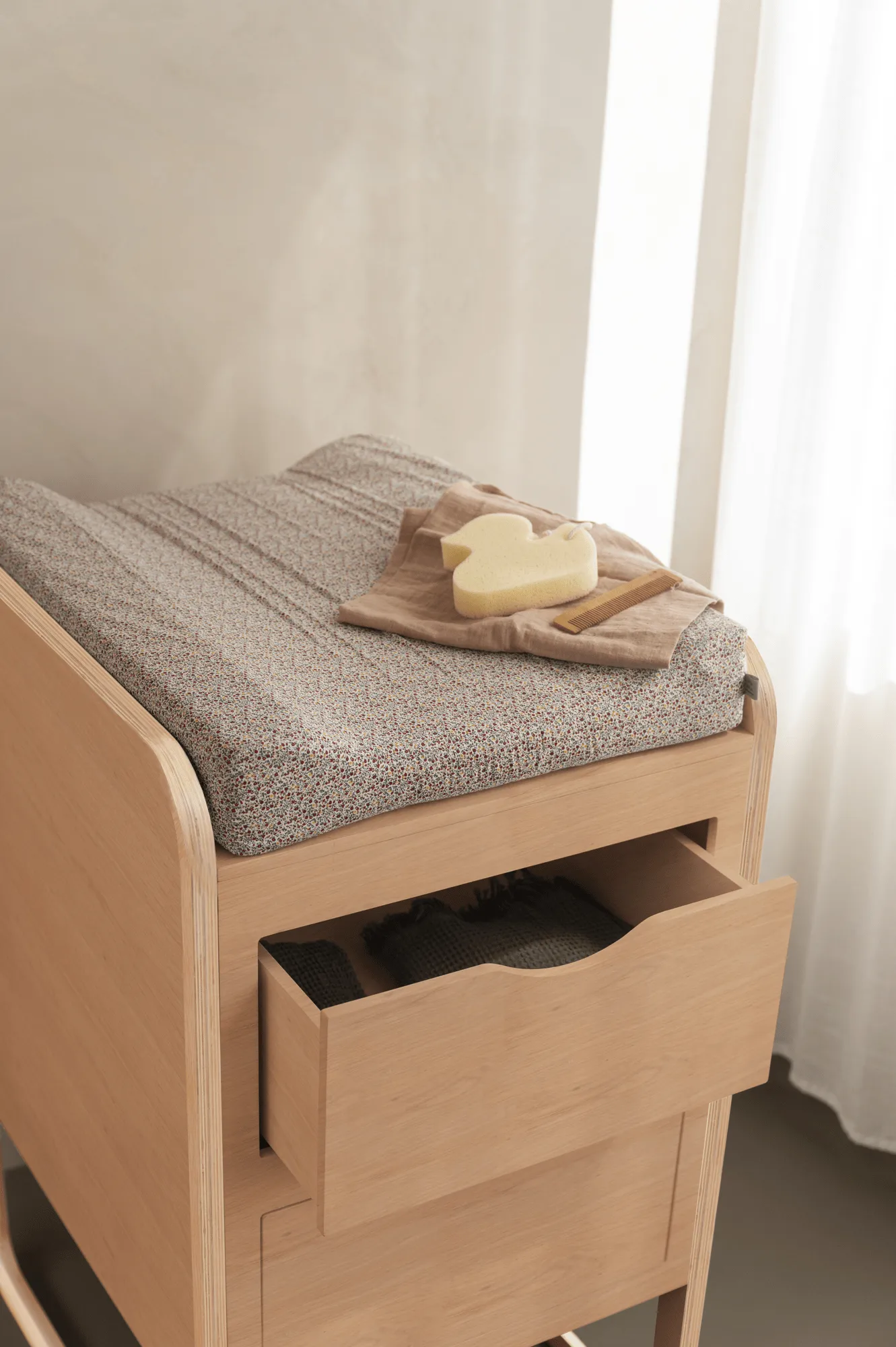 Form puslebord 65,4x56x95 cm, Eg Nofred