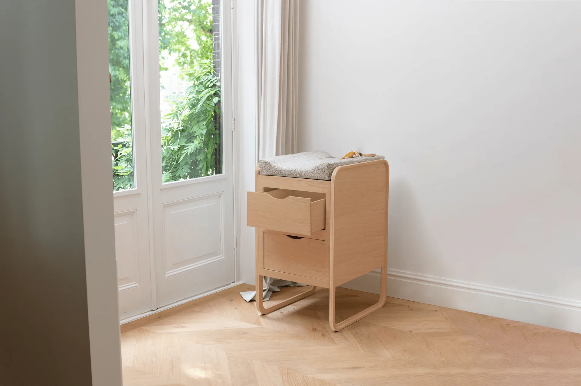 Form puslebord 65,4x56x95 cm, Eg Nofred