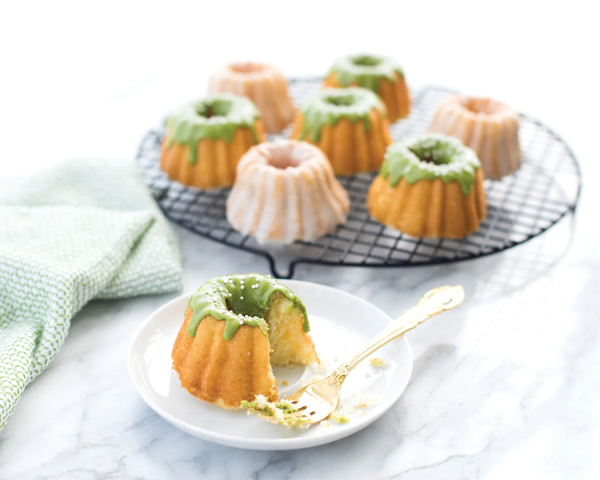 Nordic Ware anniversary bundt bageform sølv, 1,1 L Nordic Ware