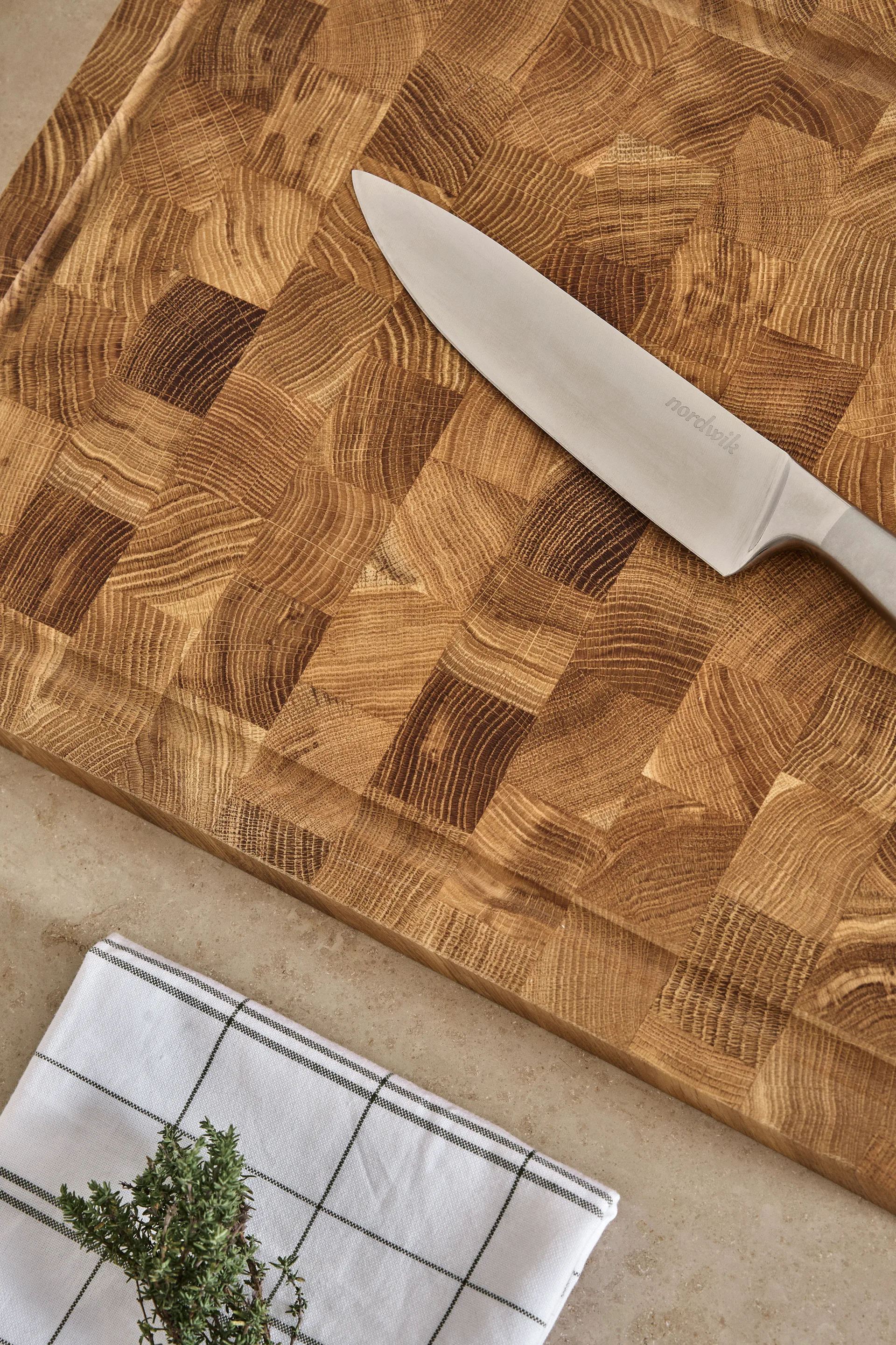 Nordwik skærebræt i endetræ med rille 36x46 cm, Eg Nordwik