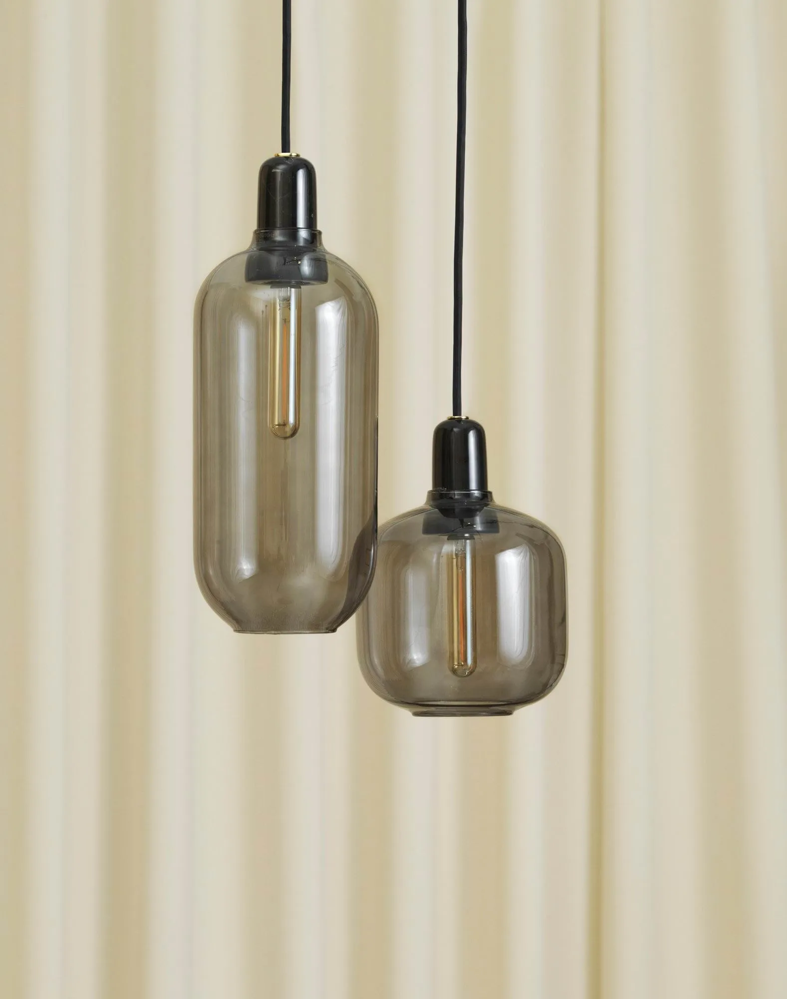 Amp lampe stor, grå-sort Normann Copenhagen