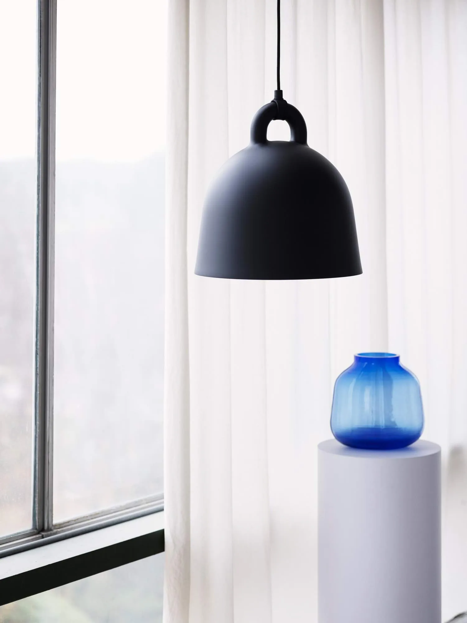 Bell lampe sort, medium Normann Copenhagen