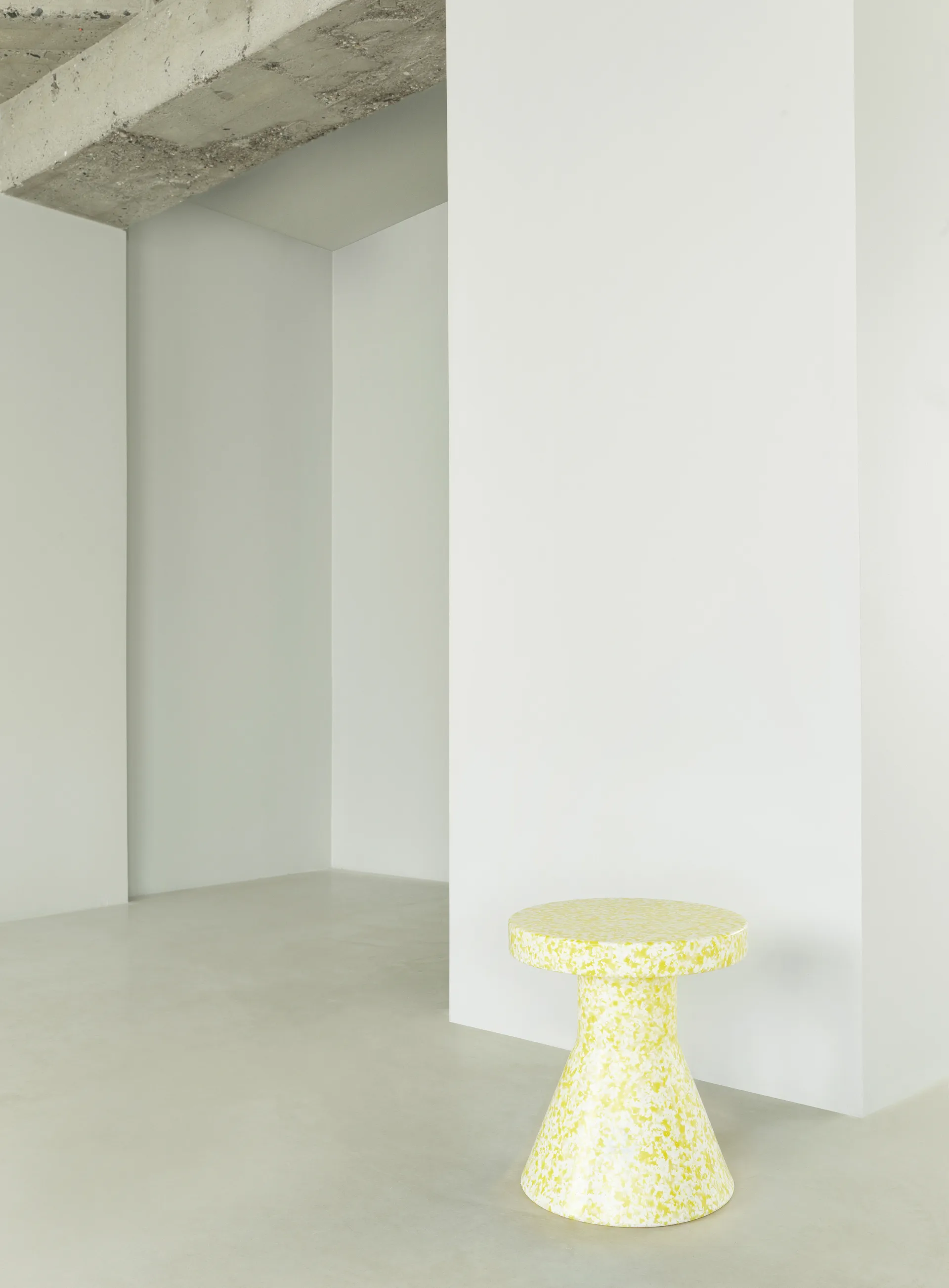 Bit Cone rund skammel, Gul, Ø36x42 cm Normann Copenhagen