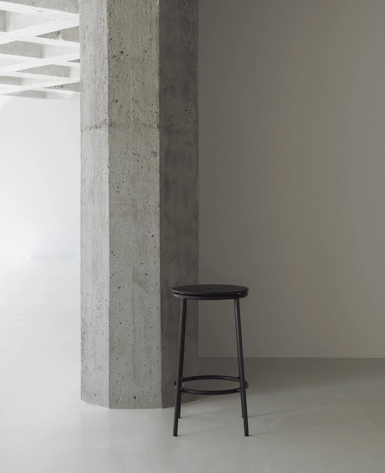 Circa barstol 65 cm, Sort aluminium Normann Copenhagen