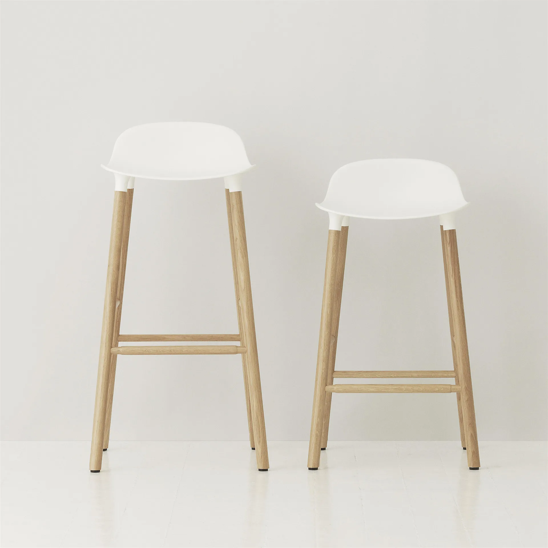 Form Chair barstol egeben, hvid Normann Copenhagen