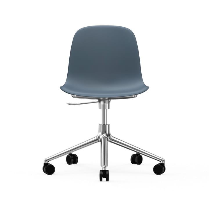 Form chair drejestol, 5W kontorstol - blå, aluminium hjul - Normann Copenhagen