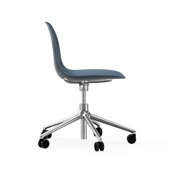 Form chair drejestol, 5W kontorstol - blå, aluminium hjul - Normann Copenhagen