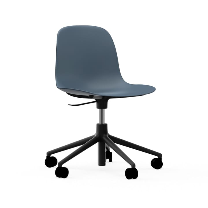 Form chair drejestol, 5W kontorstol - blå, sort aluminium, hjul - Normann Copenhagen