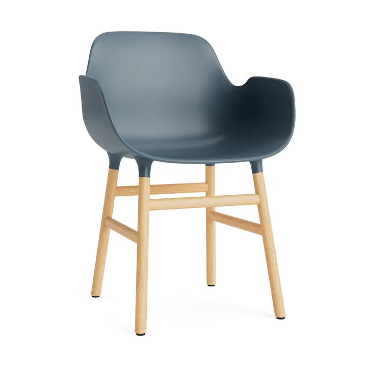 Form karmstol - blue, ben i egetræ - Normann Copenhagen