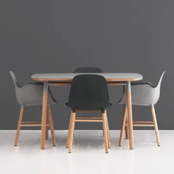 Form spisebord 120x120 cm - green, ben i eg - Normann Copenhagen