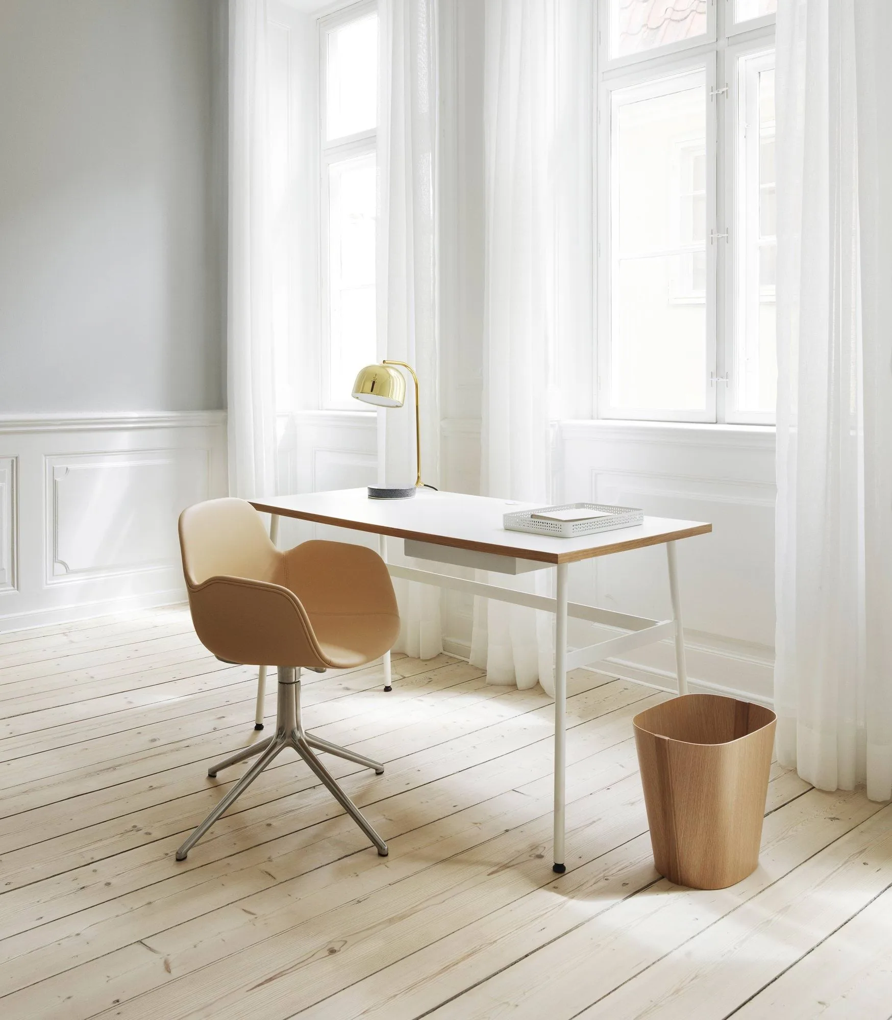 Grant bordlampe, brass Normann Copenhagen