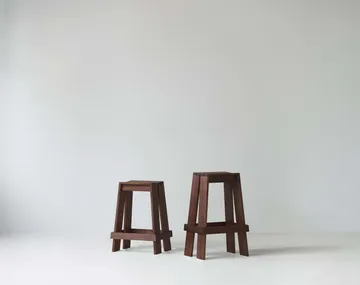 Let barskammel 65 cm - Brown Stained Ash - Normann Copenhagen