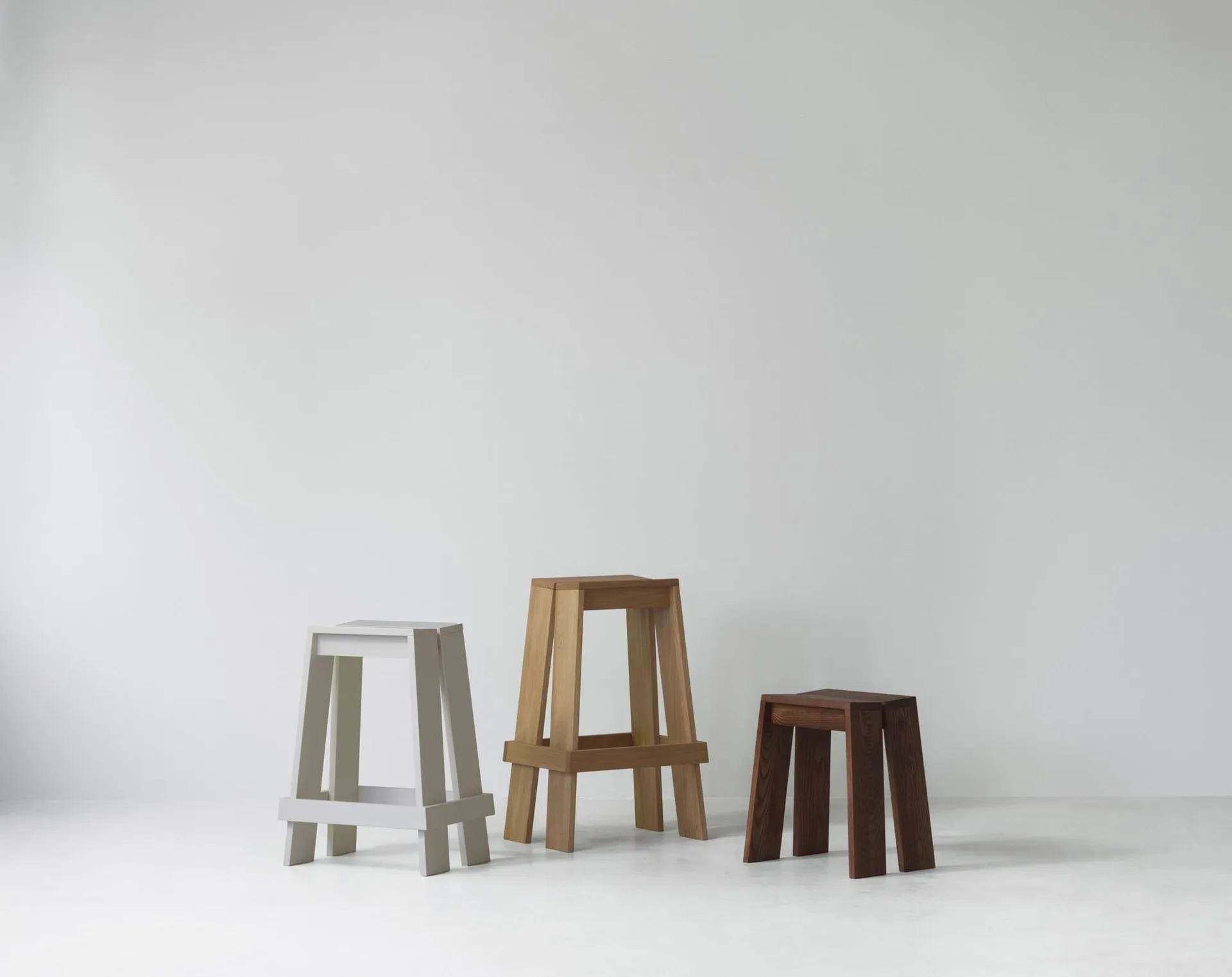 Let skammel, Brown Stained Ash Normann Copenhagen